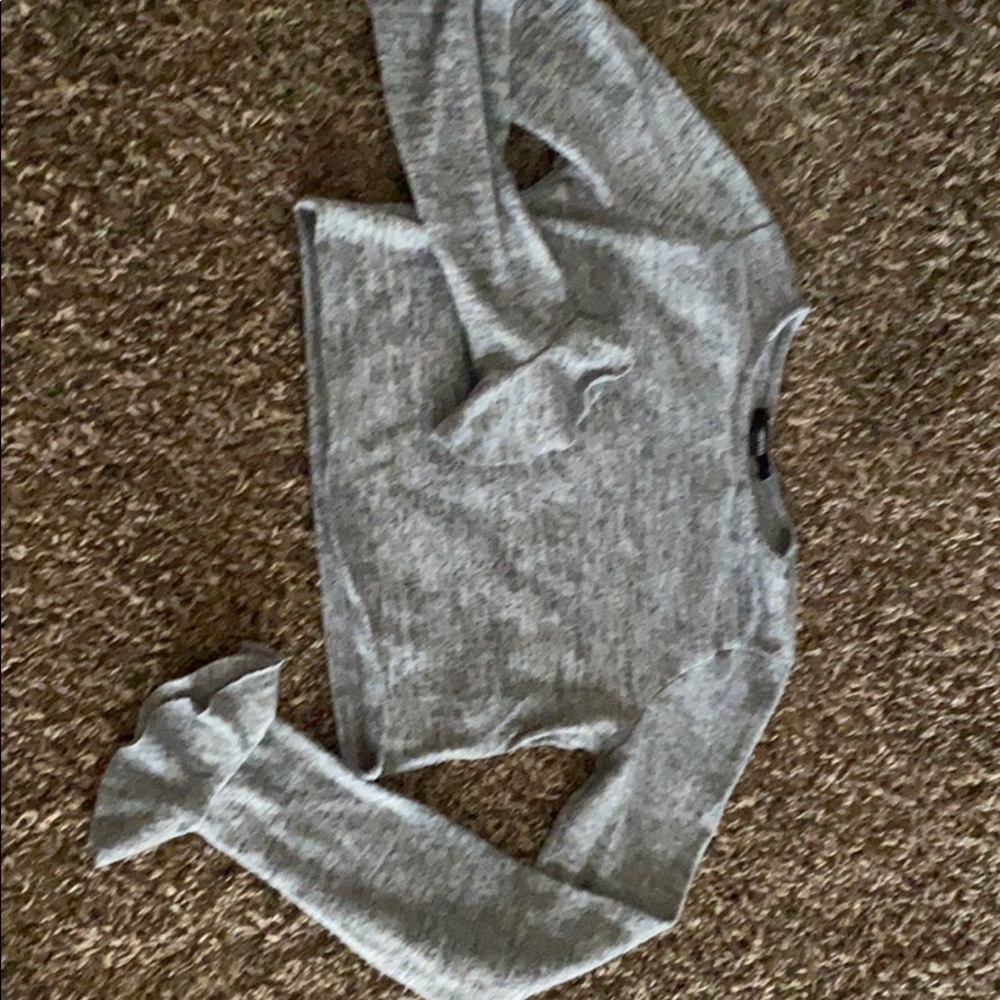 Long sleeve gray crop top